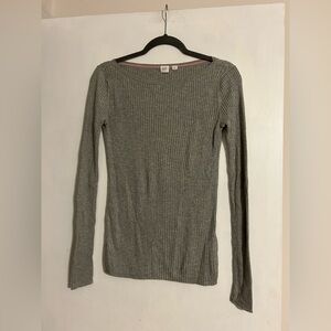 GAP sweater